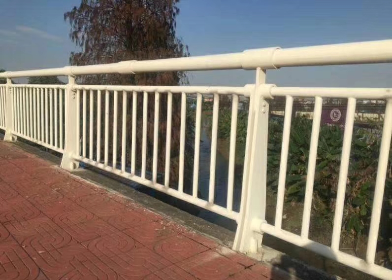 道路交通市政护栏 公路中央防撞防护栏 机非道路隔离栏杆 设计与实施指南