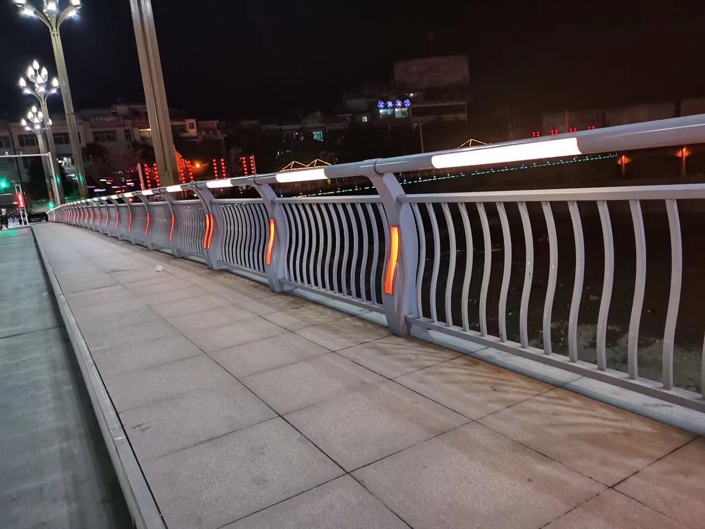 桥梁灯光护栏